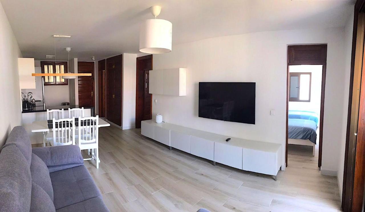 Parque Santiago I - 2 Bedroom - 1 Bathroom - Open Plan Living - Kitchen Area - Extra Large Balcony - First Floor Apartment Playa de las Americas  Exteriör bild