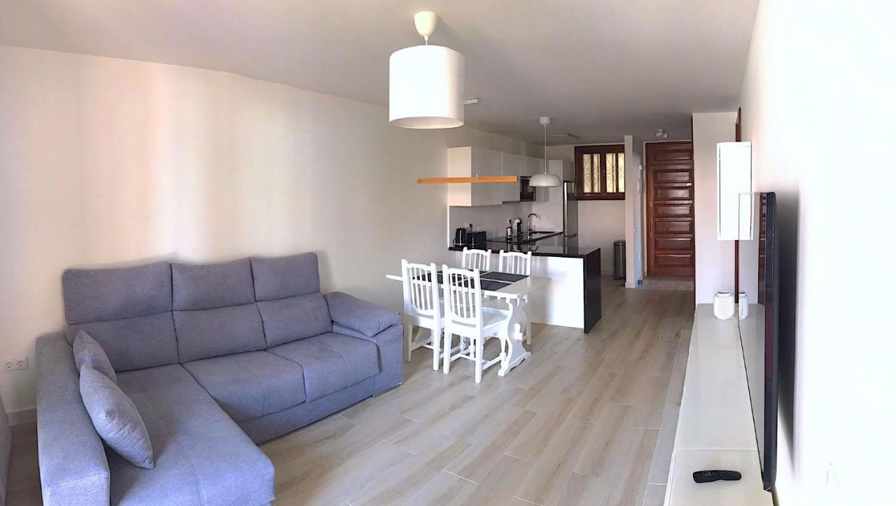 Parque Santiago I - 2 Bedroom - 1 Bathroom - Open Plan Living - Kitchen Area - Extra Large Balcony - First Floor Apartment Playa de las Americas  Exteriör bild